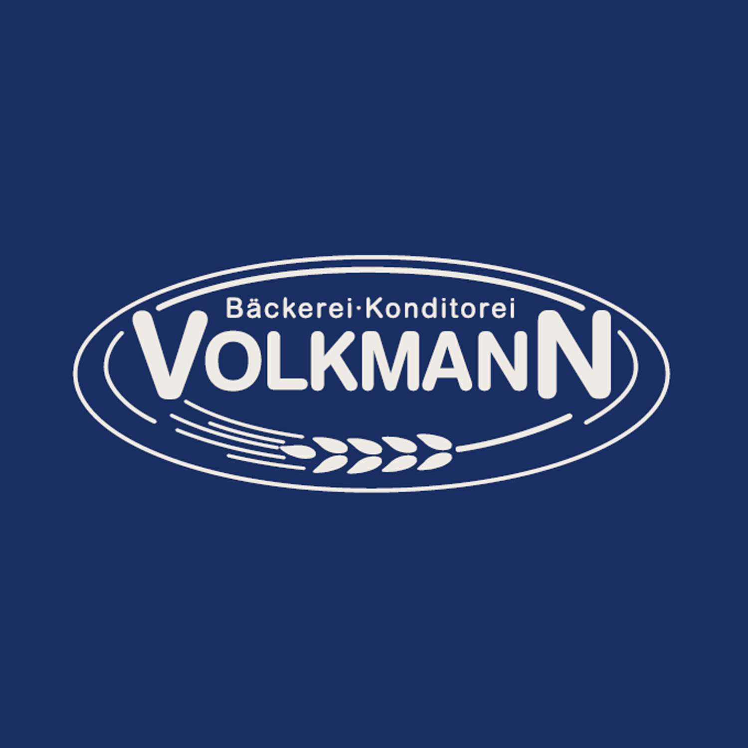 Druck Brust links auf tintefarb. Kleidung: Logo "Volkmann", Fb. Warm Gray 2C, Breite 10 cm